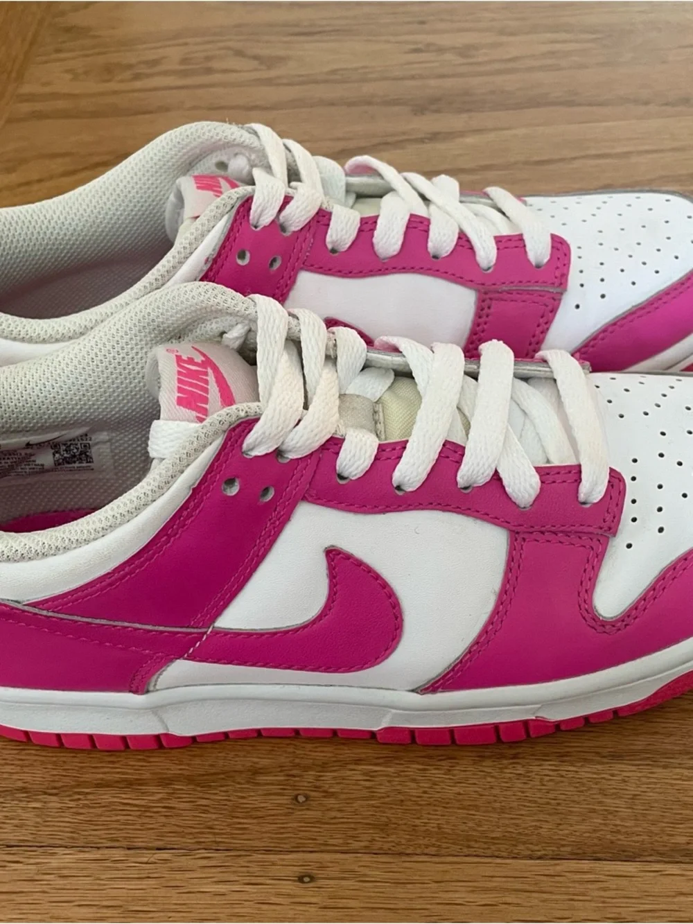 Nike Dunk Low Court Shoes Laser Fuchsia Youth Size 5 Style FB9109-102 - Picture 3 of 11